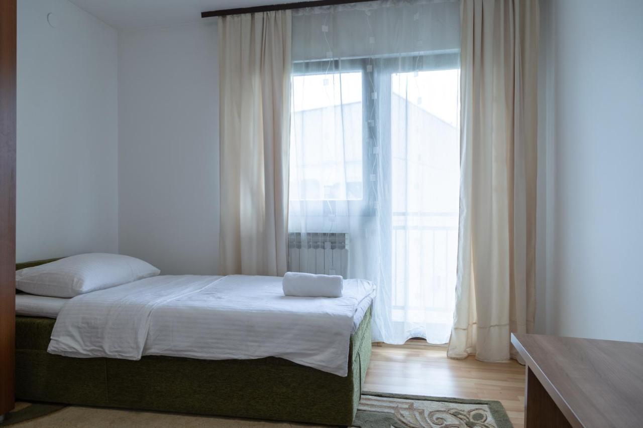 Sun Garden Sarajevo Aparthotel Ngoại thất bức ảnh
