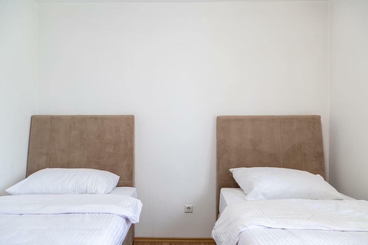 Sun Garden Sarajevo Aparthotel Ngoại thất bức ảnh